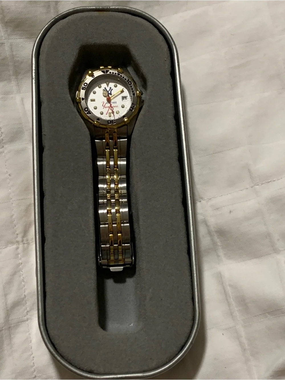 LogoArt New York Yankees Two-Tone Stainless Steel Bracelet Watch for Women
